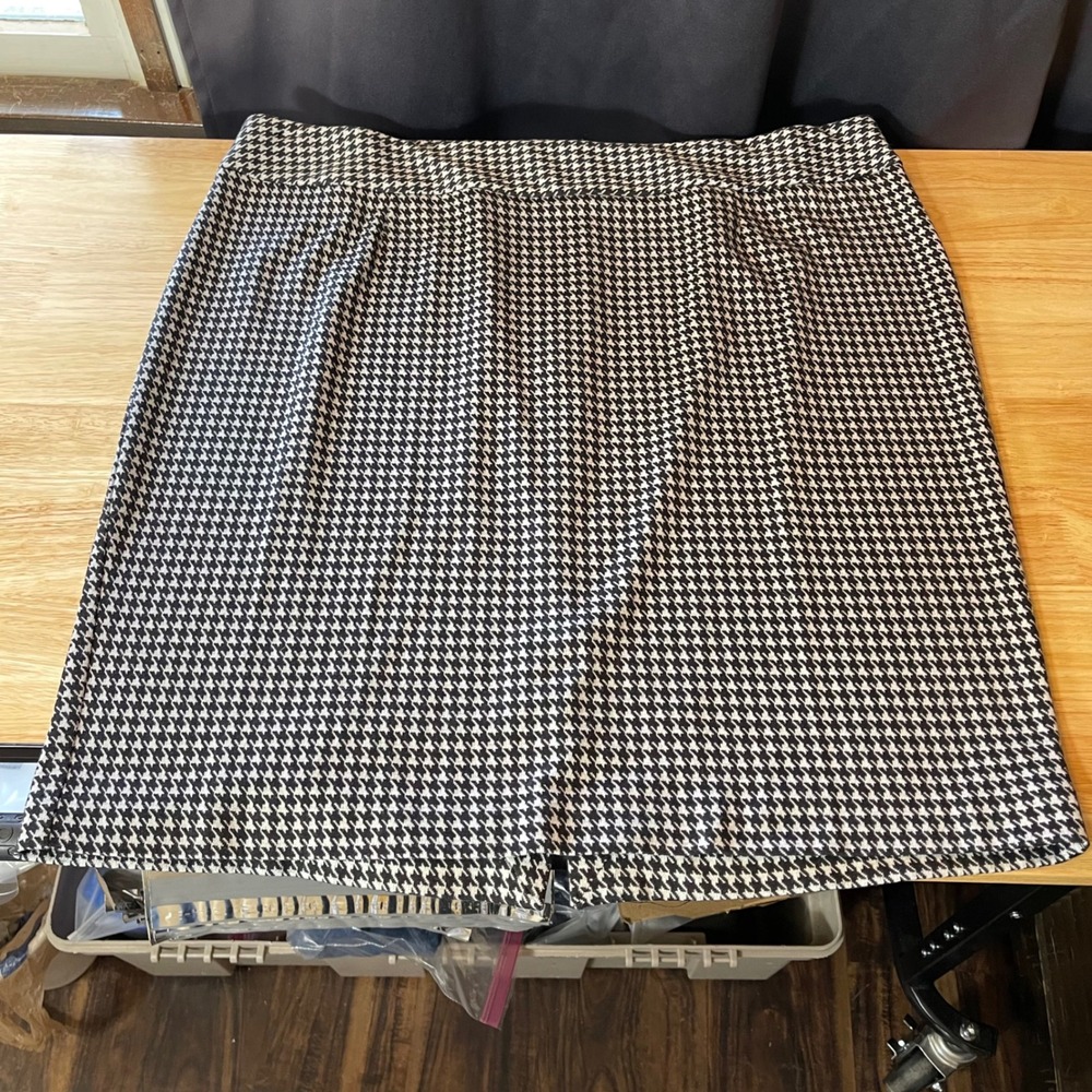 Lane Bryant Womens Plus Size 22 Houndstooth Pencil Skirt Black White Stretch 24L